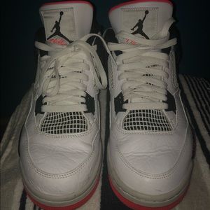 Air Jordan 4 Retro “Crimson Tint”